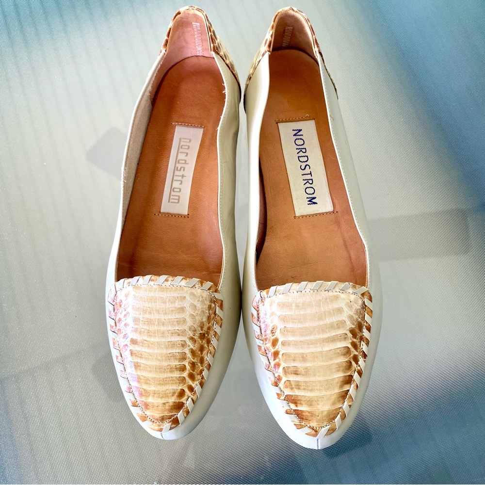 NORDSTROM — Lovely * Narrow size 7 Beige Leather & Snakeskin Loafers ..